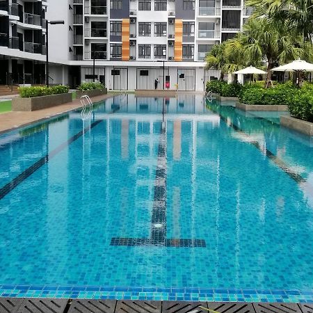 Timurbay Seafront Residence By Hardinahomes Kuantan Exterior foto