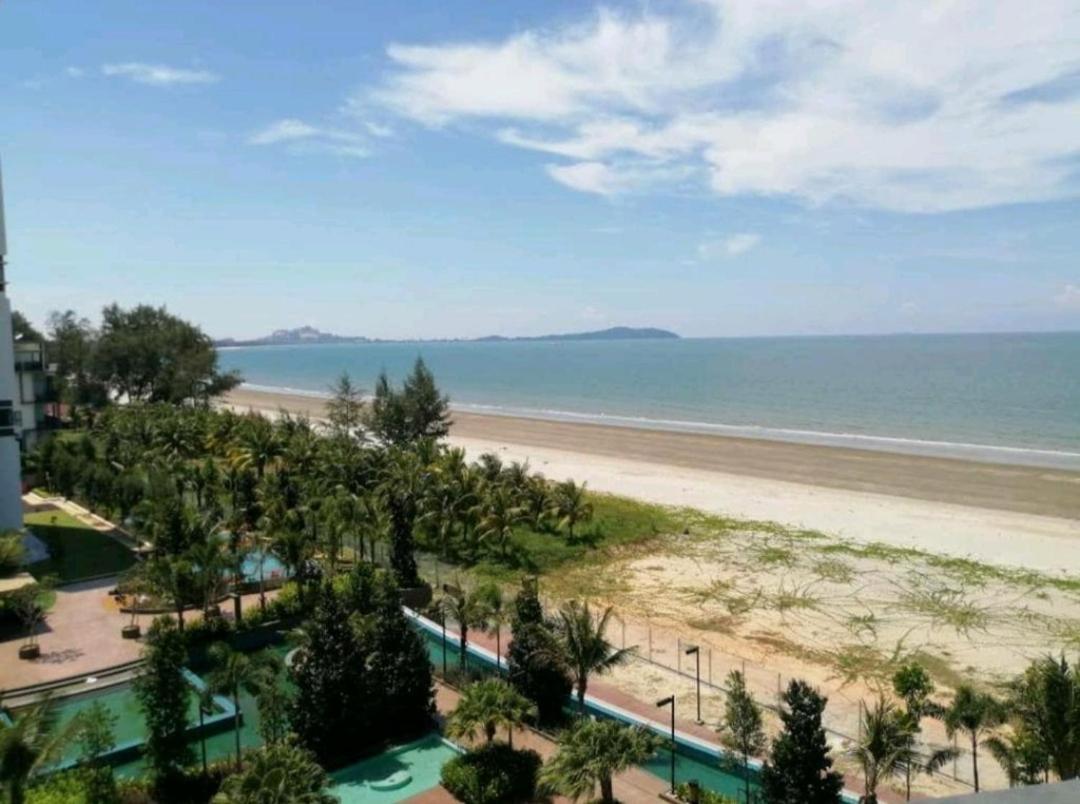 Timurbay Seafront Residence By Hardinahomes Kuantan Exterior foto