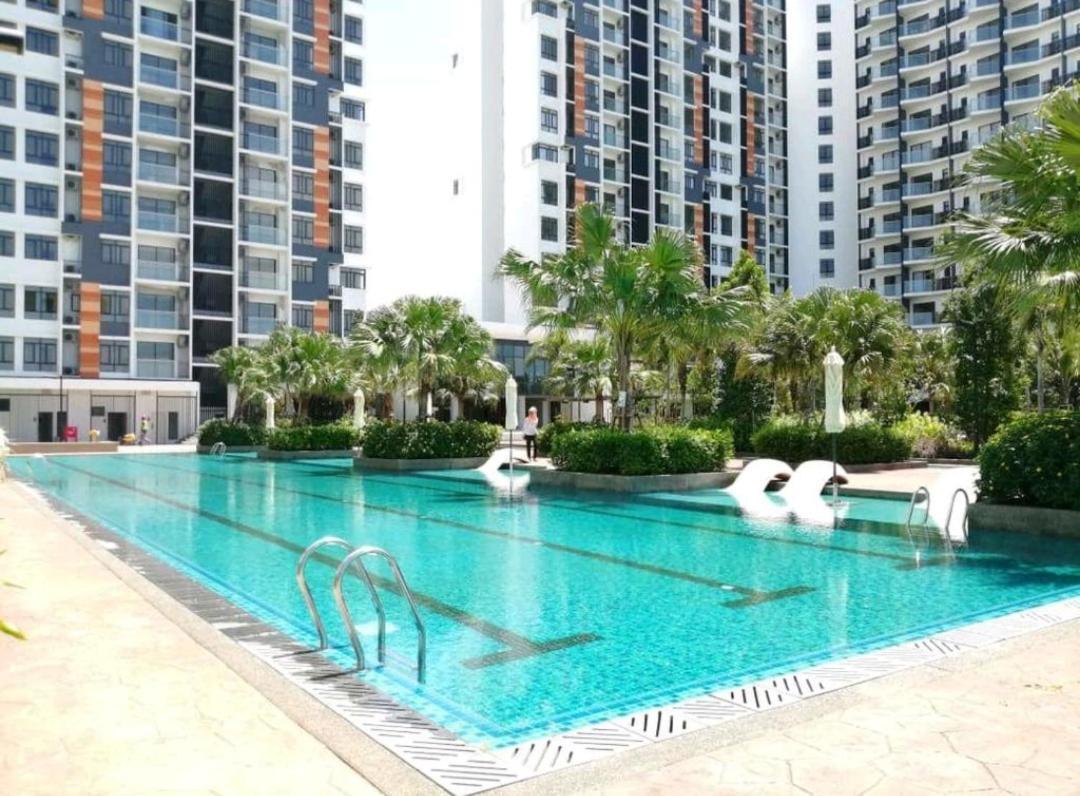 Timurbay Seafront Residence By Hardinahomes Kuantan Exterior foto